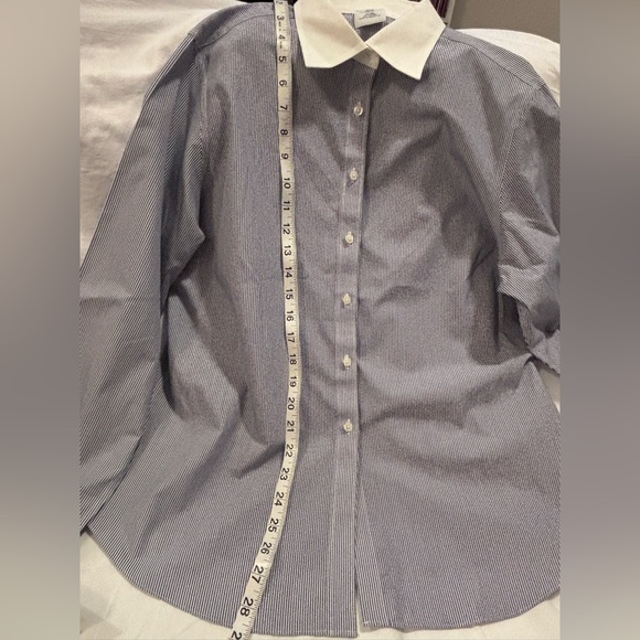 Used Women’s Brooks Brothers Size 14 Blue Striped Shirt with White Accents - Picture 8 of 11